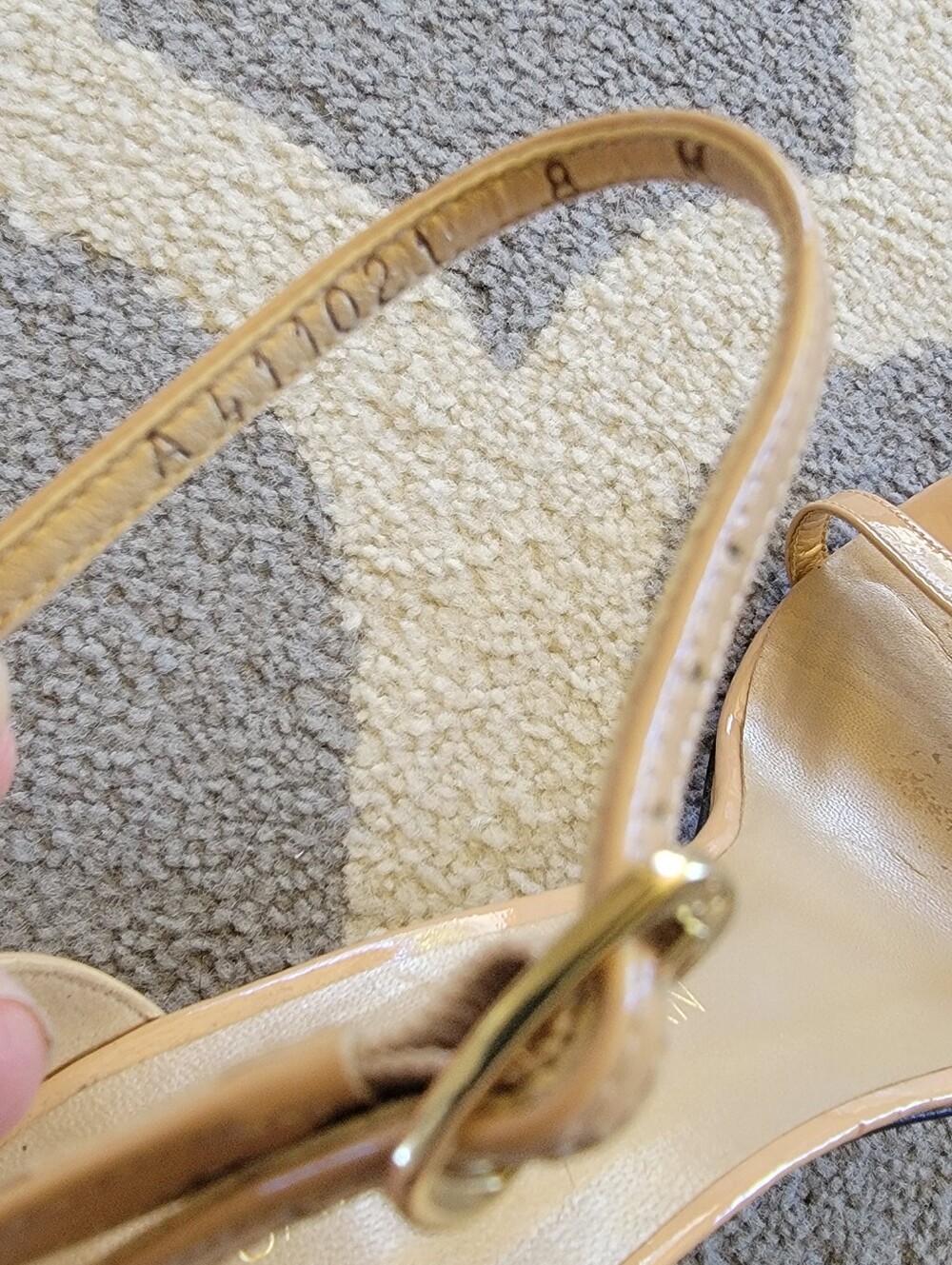 Stuart Weitzman Beige Patent Leather Ankle-Strap Heels Nudist II 8M - Picture 9 of 9